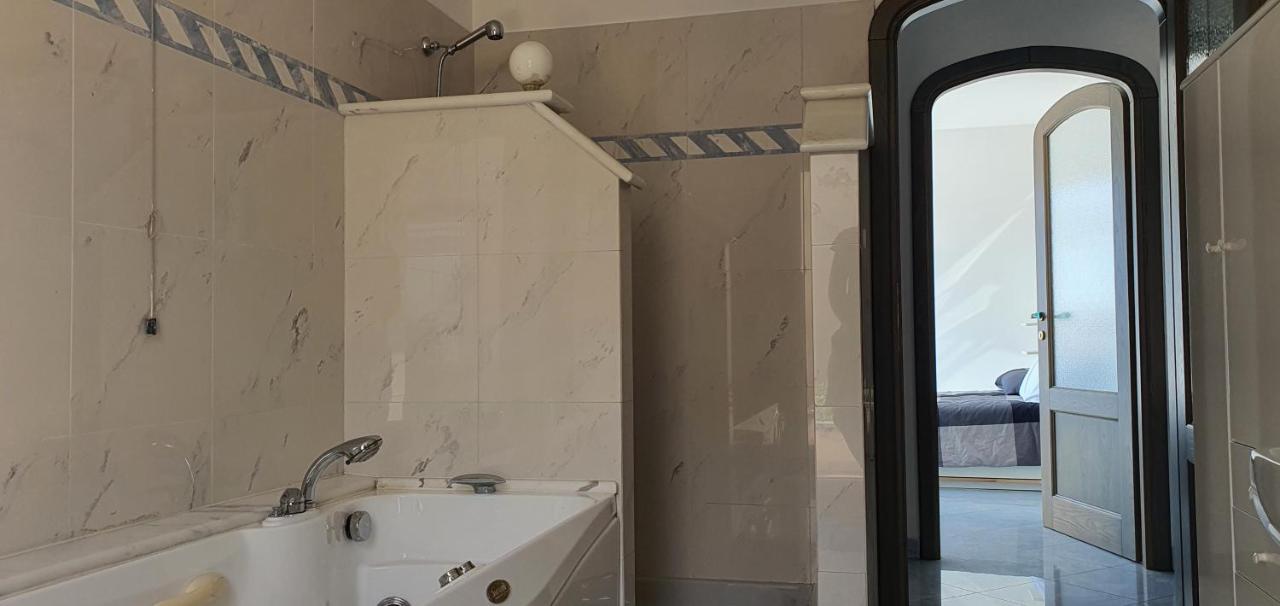 Ferienwohnung Attico Con Vista Su Genova Exterior foto
